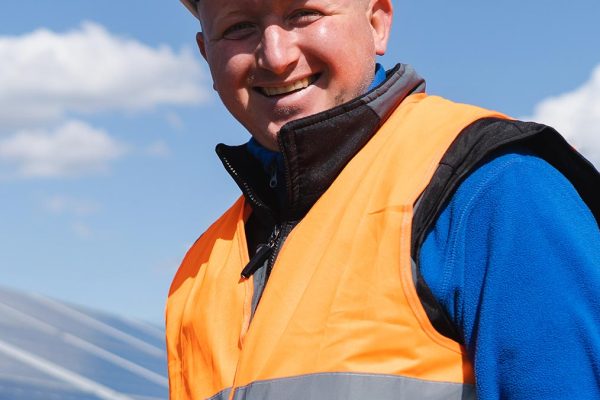 portrait-of-electrical-engineer-with-wrench-on-sol-2023-11-27-05-14-59-utc.jpg portrait-of-electrical-engineer-with-wrench-on-sol-2023-11-27-05-14-59-utc.jpg